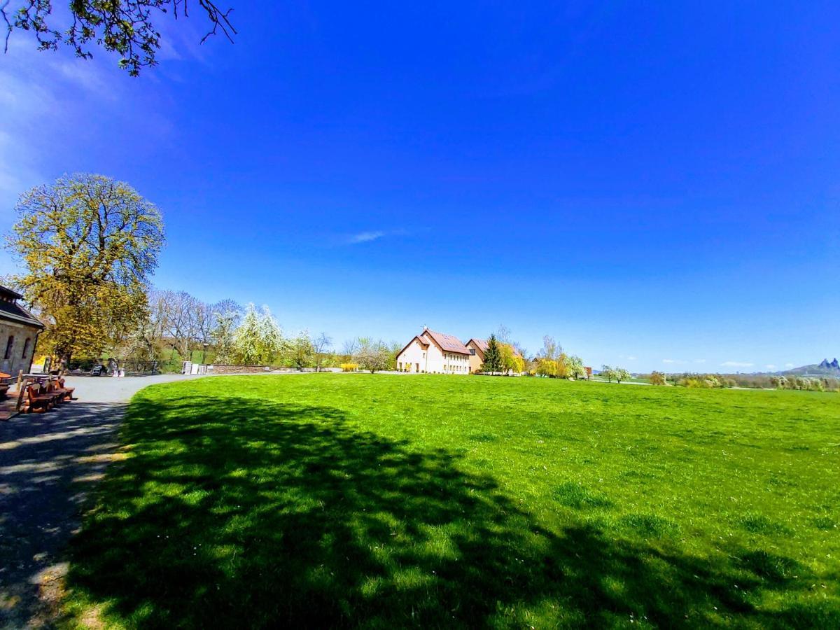 Resort Cesky Raj Troskovice エクステリア 写真