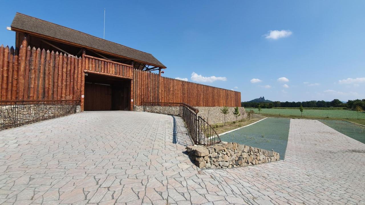 Resort Cesky Raj Troskovice エクステリア 写真